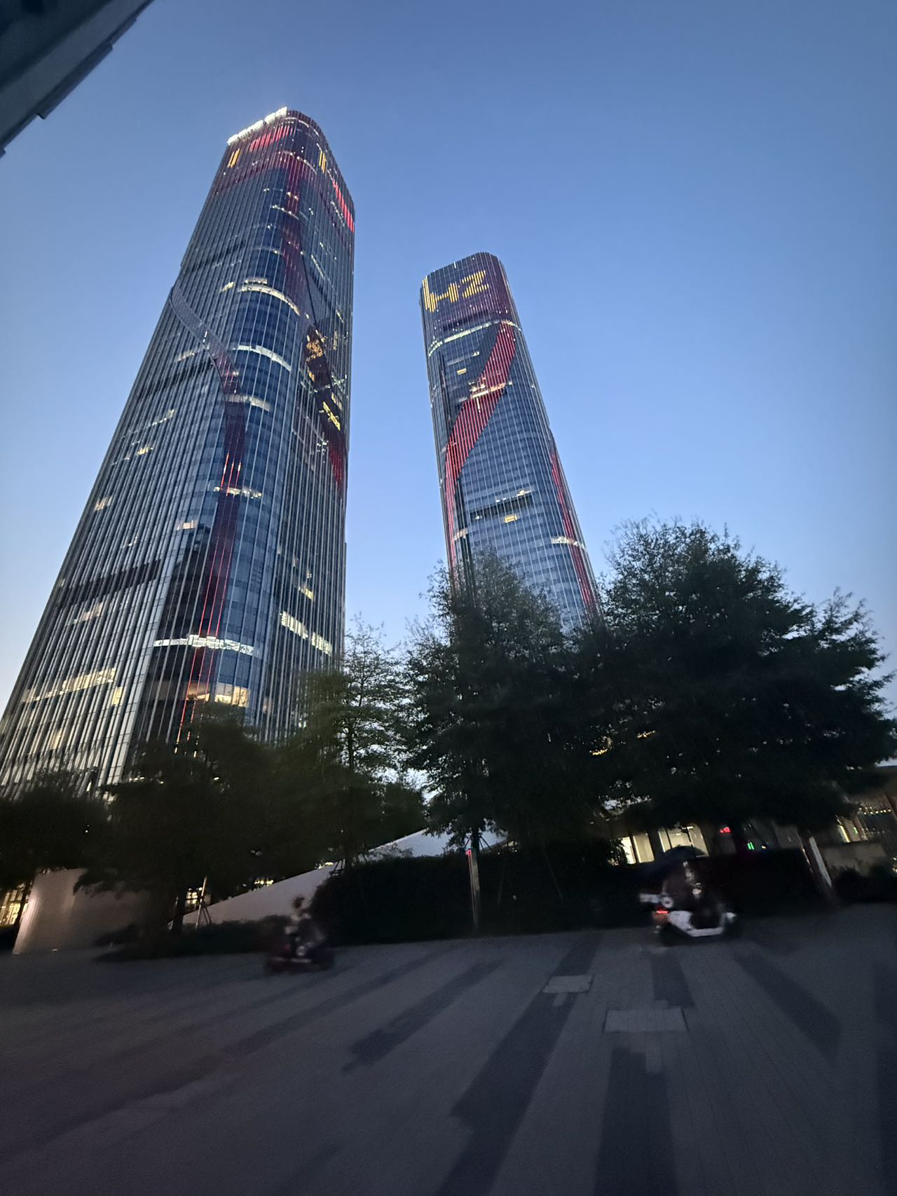 世茂智慧之门 B座 5208 180㎡